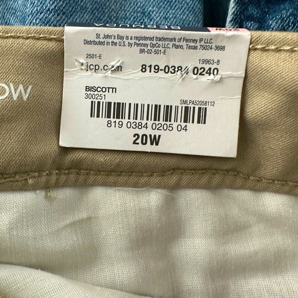 St John’s Bay Khaki Bermuda shorts (NWOT) - Picture 4 of 6